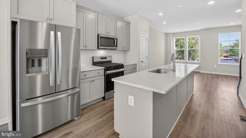 10042 Harper Vale Rd, MONTGOMERY VILLAGE, MD, 20886-3872 | Card Image