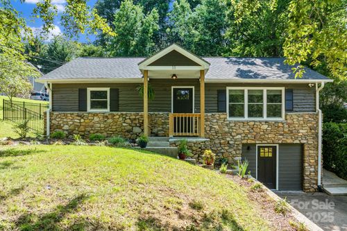 11 Upland Rd, Asheville, NC, 28804-2724 | Card Image