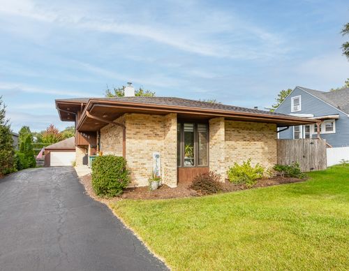 4940 Cornell Ave, Downers Grove, IL, 60515-3321 | Card Image