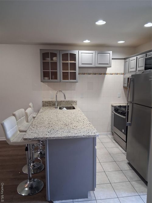 apt-1c-200 Davis Ave, Bronx, NY, 10465-3186 | Card Image