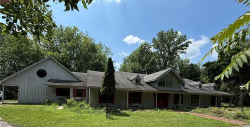 6400 Juniper Dr, Amherst, OH, 44001-1814 | Card Image