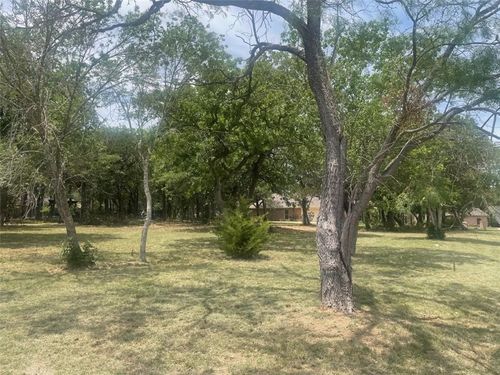 1027 Dominion Oaks Dr, China Spring, TX, 76633-3630 | Card Image