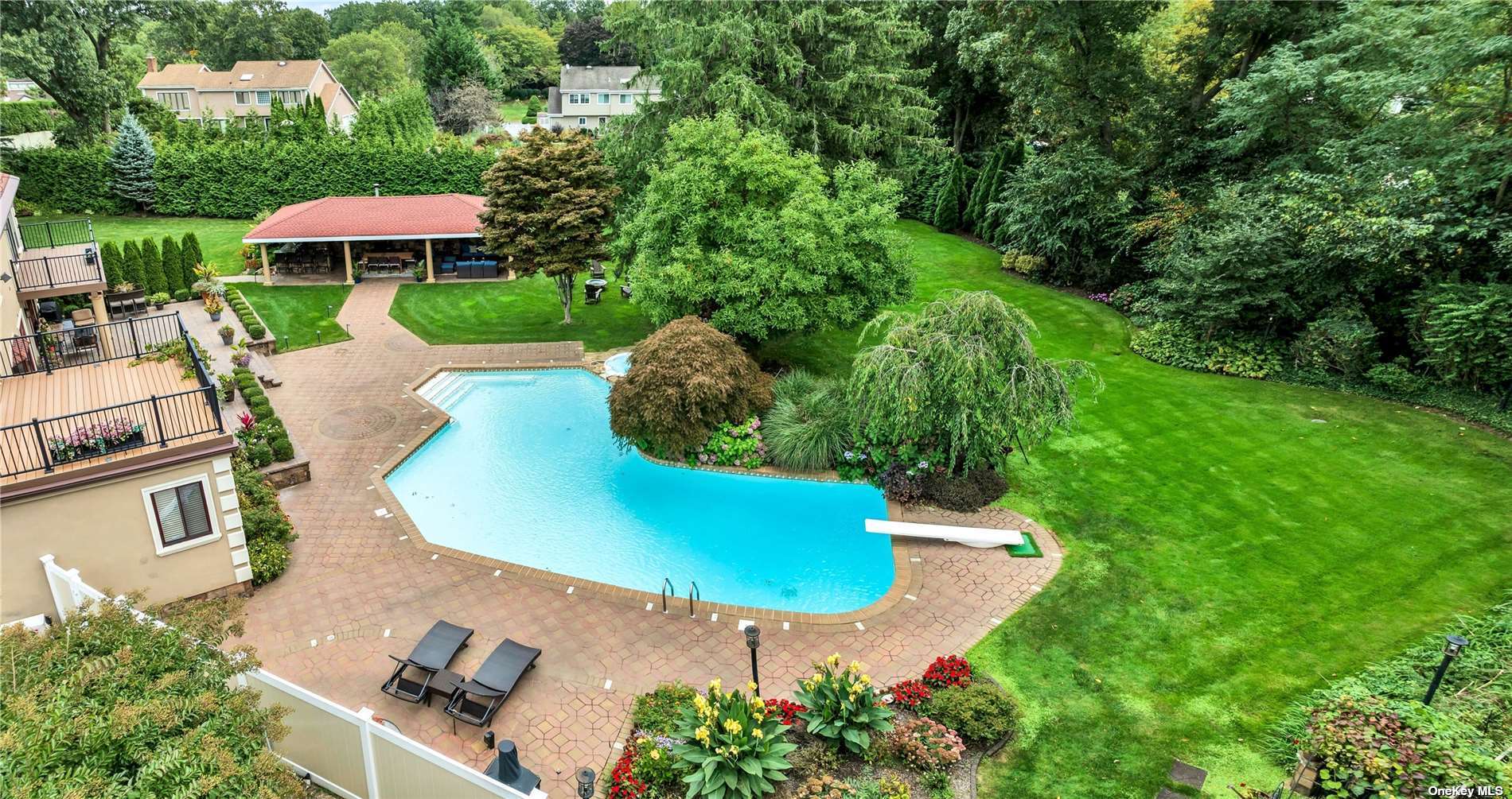 Links Ct, Huntington, NY 11743