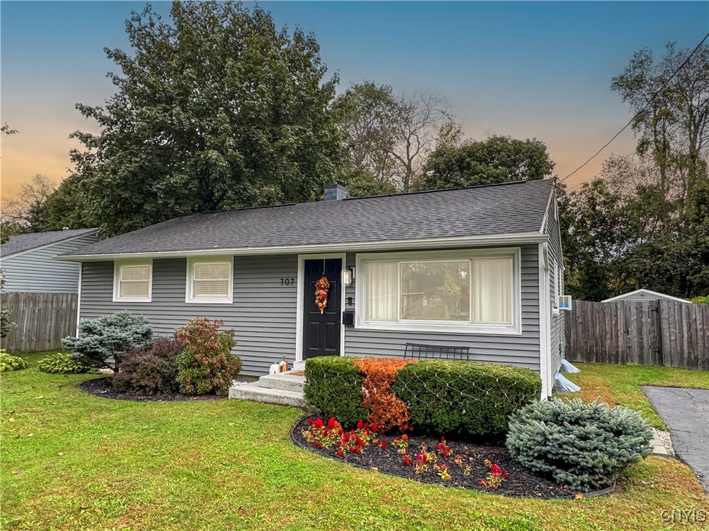 Deerfield Dr, Utica, NY 13502