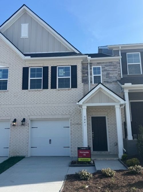 5041 Dayflower Dr, Hermitage, TN, 37076-2472 | Card Image