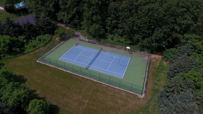 Tennis court and basketball courts | Image 38