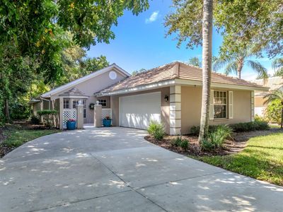 34 - 572 Clubside Circle, House other with 3 bedrooms, 2 bathrooms and null parking in Venice FL | Image 2