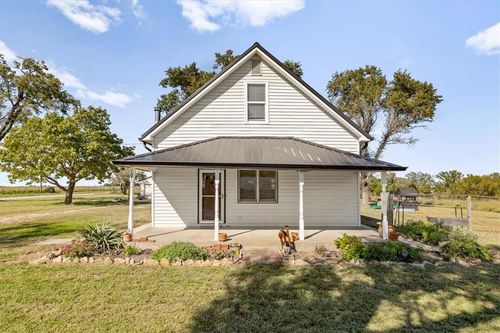 102 N 1st Rd, Overbrook, KS, 66524-8801 | Card Image