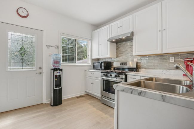 38332 N 8 Th St, House other with 3 bedrooms, 2 bathrooms and 2 parking in Spring Grove IL | Image 6