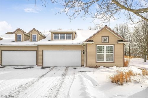 2195 Southampton Ln, Avon, OH, 44011-1666 | Card Image