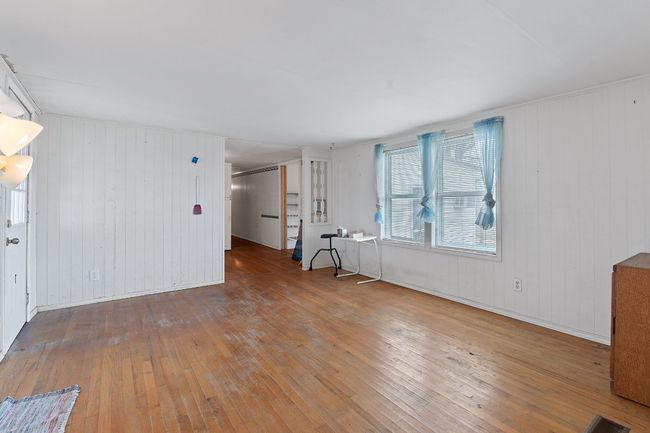 20601 Cameron Rd, House other with 3 bedrooms, 2 bathrooms and 4 parking in Coupland TX | Image 9