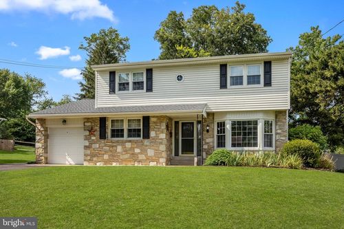 12 Upton Ln, YARDLEY, PA, 19067-2710 | Card Image