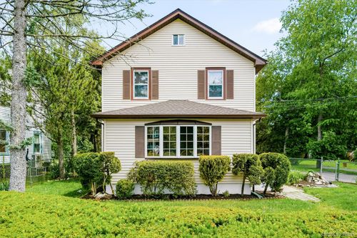 24 Lincoln St, Sloatsburg, NY, 10974-1218 | Card Image