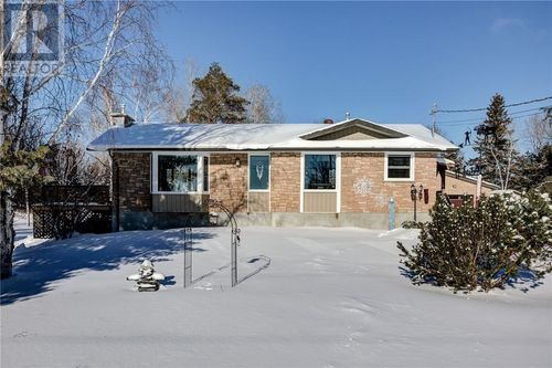 374 Seguin St, Chelmsford, ON, P0M1L0 | Card Image