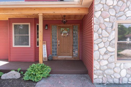 210 E Mcneil St, Corunna, MI, 48817-1712 | Card Image
