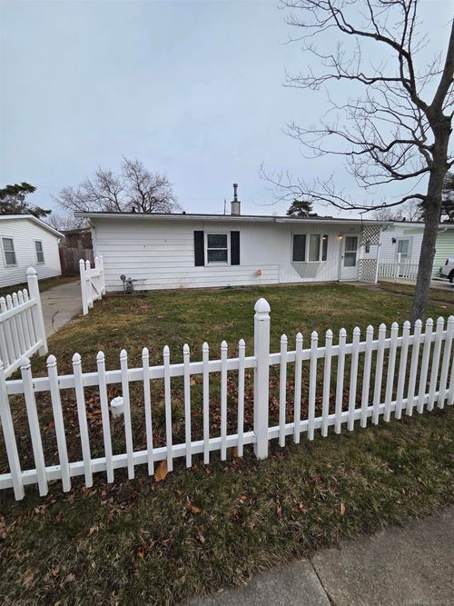 2535 Locust St, Port Huron, MI, 48060-4120 | Card Image