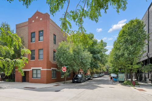 3f-2340 N Elston Ave, Chicago, IL, 60614-2902 | Card Image