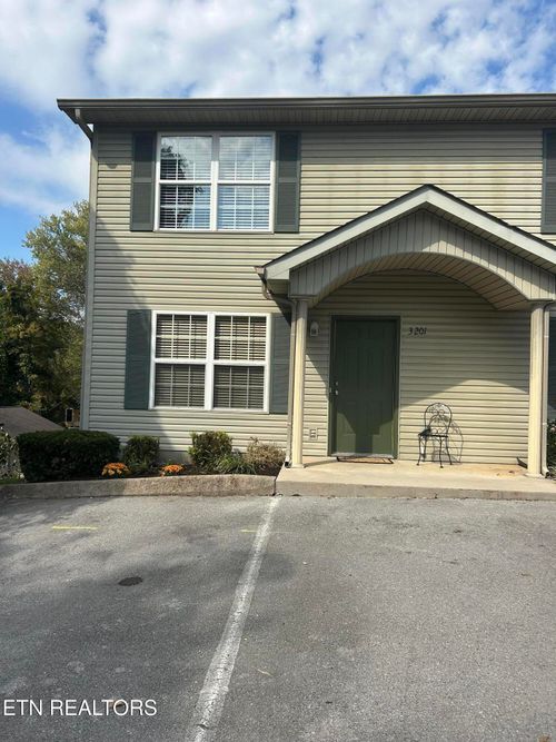 3201 Quiet Way, Knoxville, TN, 37918-4160 | Card Image