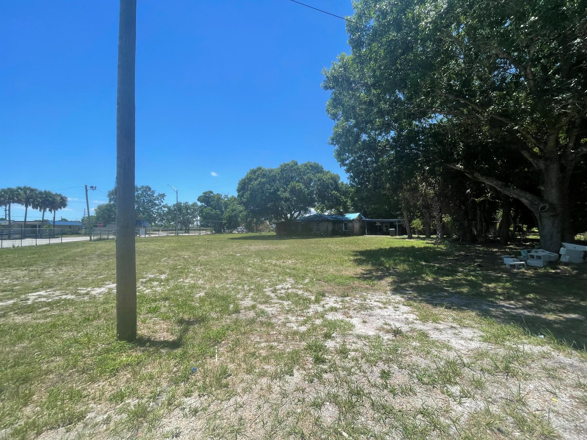 Okeechobee Rd, Fort Pierce, FL 34950