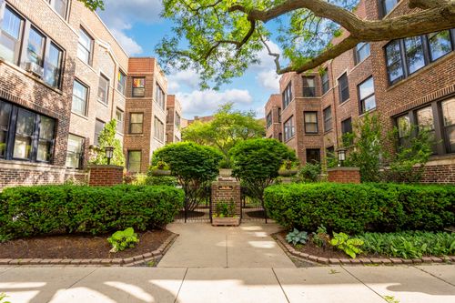 2-745 W Brompton Ave, Chicago, IL, 60657-1888 | Card Image