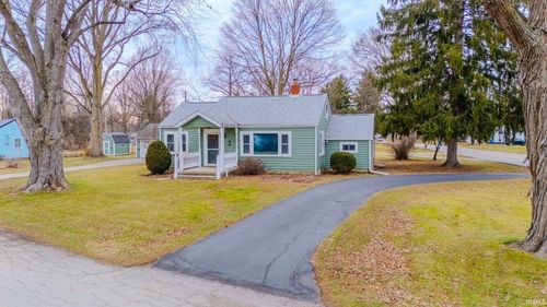 2 S Colonial Park Dr, Marion, IN, 46953-4442 | Card Image