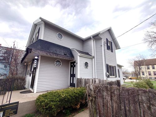 2340 S Kinnickinnic Ave, Milwaukee, WI, 53207-1626 | Card Image