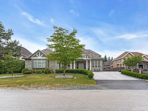 5733 136b St, Surrey, BC, V3X3N9 | Card Image