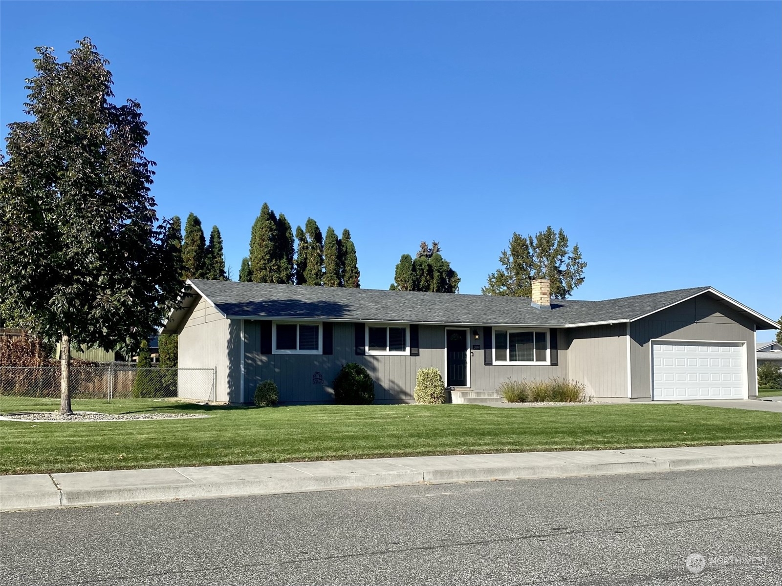 Cleveland St, Kennewick, WA 99336