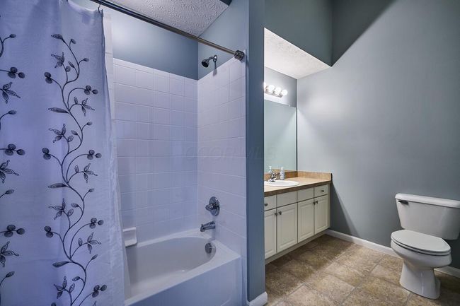 6162 Stonewalk Ln, Condo with 2 bedrooms, 2 bathrooms and null parking in New Albany OH | Image 26