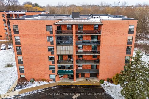 604-11 Mill Pond Crt, Simcoe, ON, N3Y5J5 | Card Image