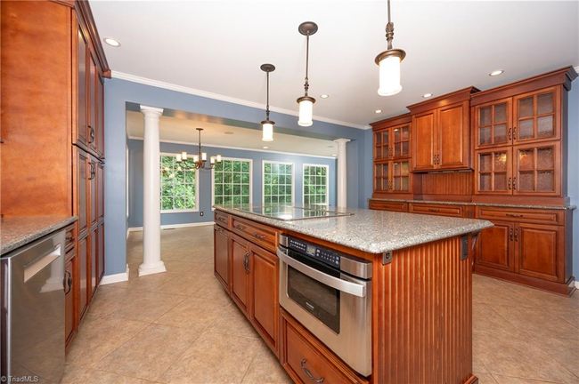 Drawer Microwave Open to Sunroom / Breakfast | Image 15