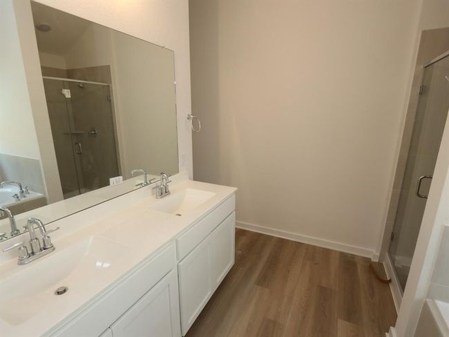 31911 Splendor Dr, House other with 4 bedrooms, 2 bathrooms and 2 parking in Fulshear TX | Image 16