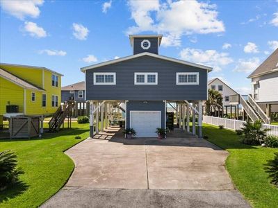 Charming Elevated Beachside Retreat with Stunning Ocean Views | Image 1