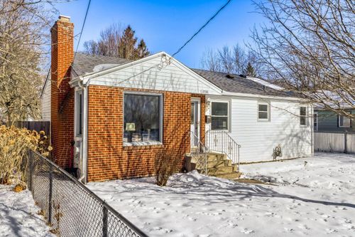 3708 31st Ave N, Robbinsdale, MN, 55422-3227 | Card Image