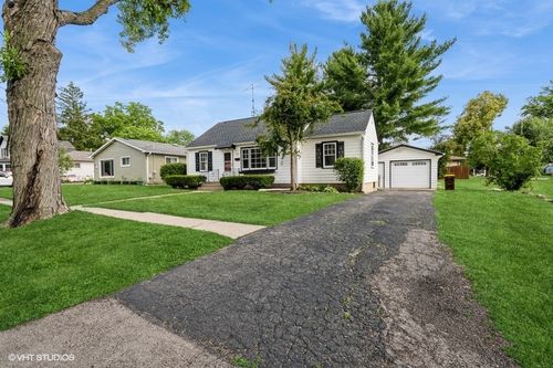 523 Highland Ave, Woodstock, IL, 60098-3834 | Card Image