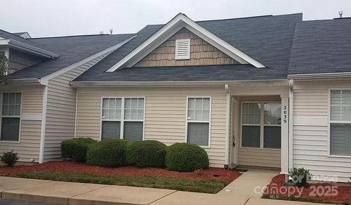 2039 Shady Pond Dr, Lake Wylie, SC, 29710-7080 | Card Image