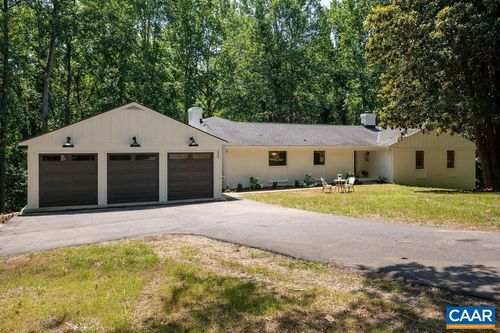 209 Montvue Dr, Charlottesville, VA, 22901-2022 | Card Image