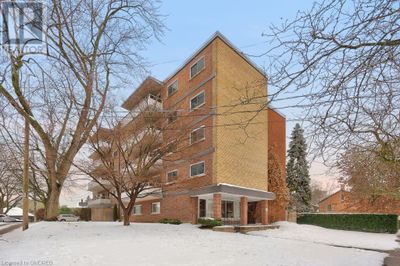 14 Norris Pl, Condo with 3 bedrooms, 2 bathrooms and 1 parking in St. Catharines ON | Image 1