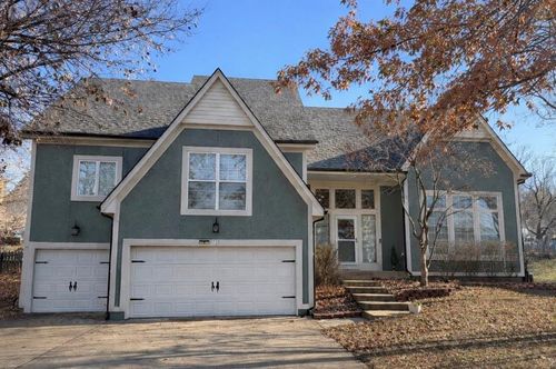 5713 Widmer Rd, Shawnee, KS, 66216-3877 | Card Image