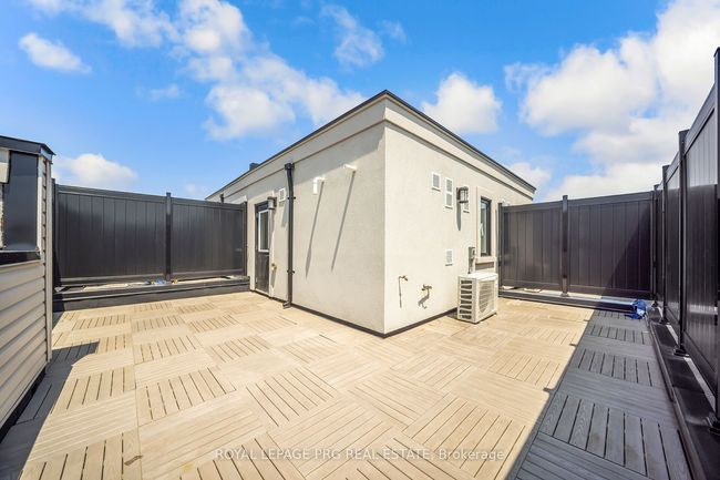 17 - 8 Sayers Lane, Condo with 3 bedrooms, 3 bathrooms and 1 parking in Richmond Hill ON | Image 39