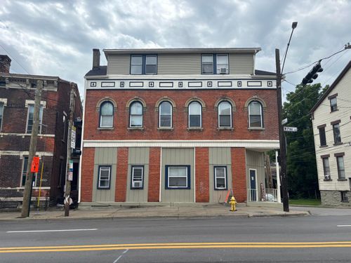 661 Pike St, Covington, KY, 41011-2183 | Card Image