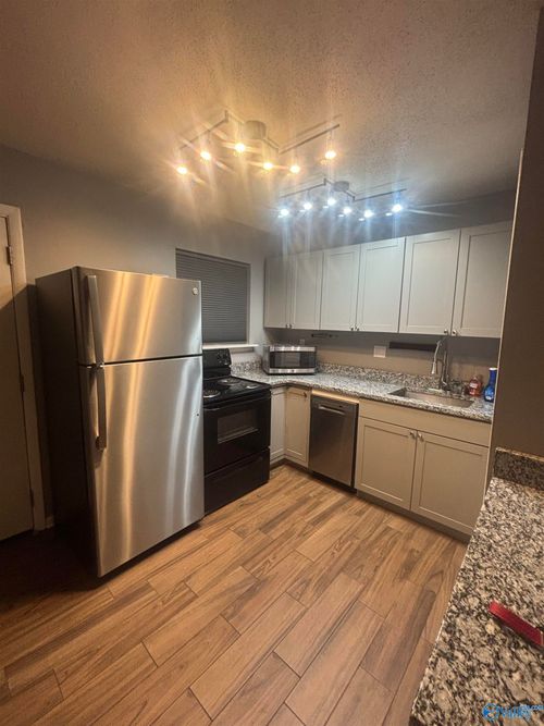 4933 Cotton Row Nw, Huntsville, AL, 35816-1397 | Card Image
