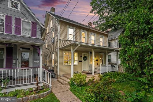 717 W Broad St, QUAKERTOWN, PA, 18951-1219 | Card Image