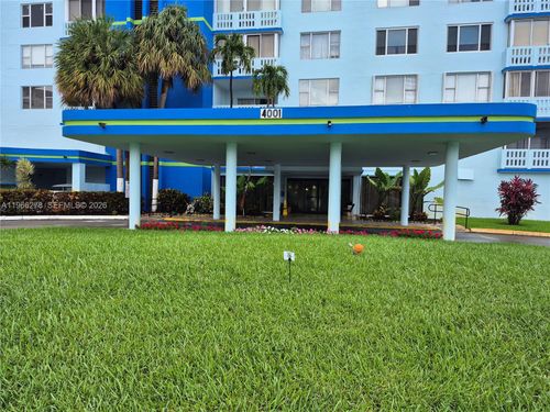 416-4001 Hillcrest Dr, Hollywood, FL, 33021-7960 | Card Image