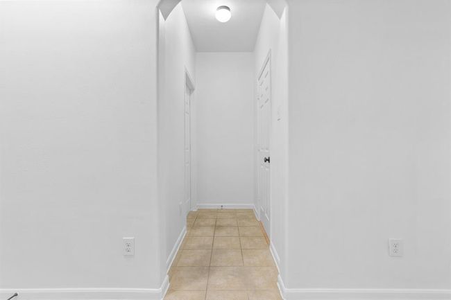 1923 Vale Haven Dr, House other with 5 bedrooms, 3 bathrooms and 2 parking in Spring TX | Image 8