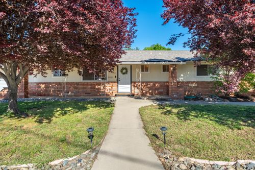 5802 Mountain View Dr, Redding, CA, 96003-2701 | Card Image