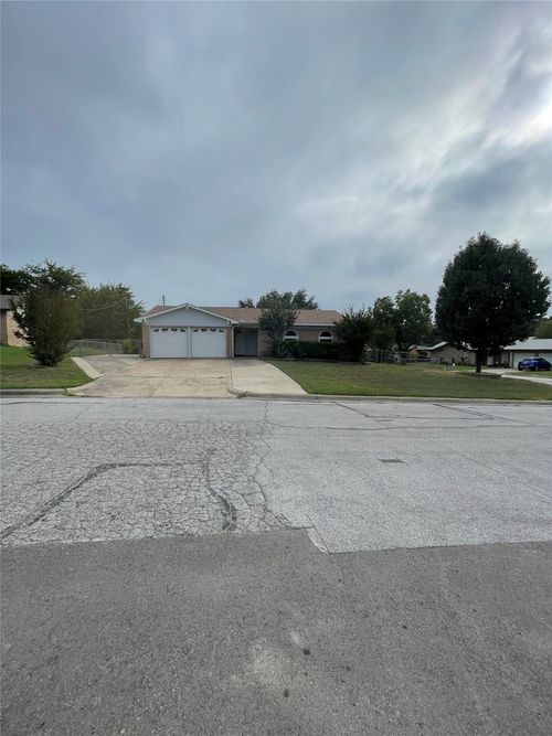 6100 Melinda Dr, Watauga, TX, 76148-3615 | Card Image