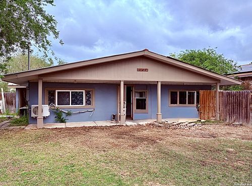 3233 Yucca Loop, Eagle Pass, TX, 78852-6013 | Card Image