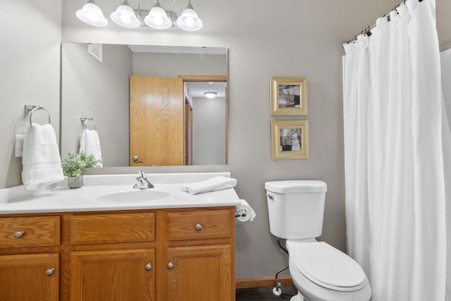 2nd full bathroom on upper level | Image 14