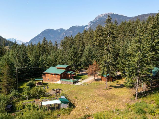 8907 Old Portage Road, House other with 3 bedrooms, 3 bathrooms and 10 parking in Pemberton BC | Image 30